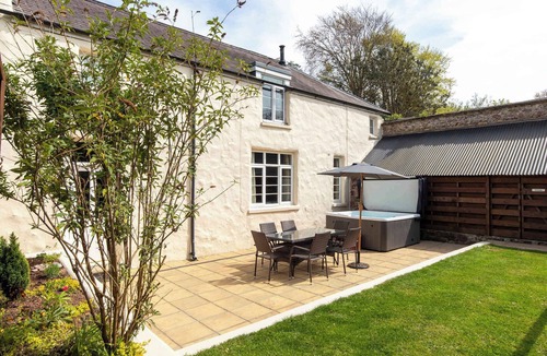 Milford Haven Cottage | Courtyard Cottage with Private Patio & Hot Tub