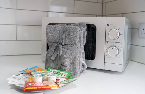 Paisley Apartment | Cozy 1BR at Rowans Gate | 2 Beds