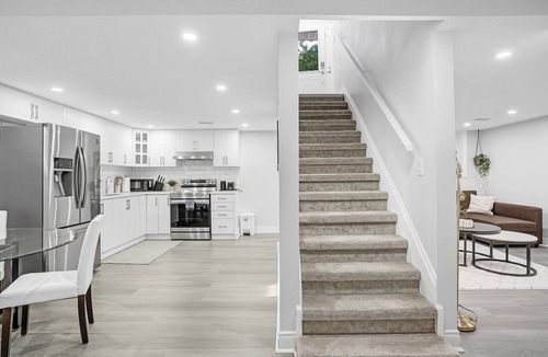 Kitchener House | Cozy 2 Bedroom+50" TV+Sleeps 6+Lower Unit