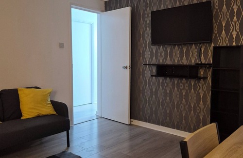 Liberton Apartment | Cozy 2-bedroom apartment in Edinburgh close to city centre Free Parking Wi-fi
