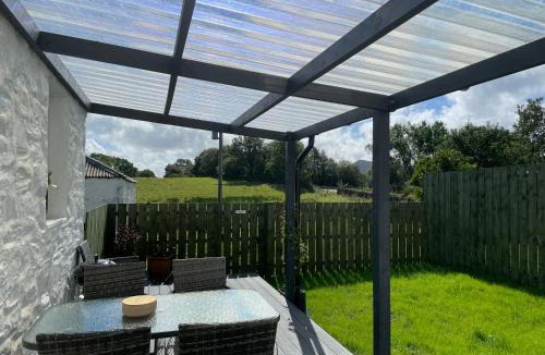 Saint John's Town of Dalry House | Cozy 2 bedroom cottage with log burner close to Loch Ken