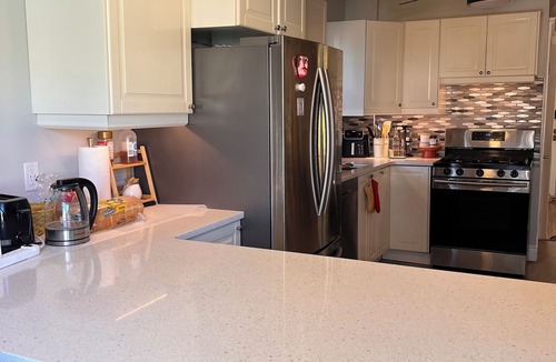Walkerville House | 🏡 Cozy 2-Bedroom Home Near Ottawa Street Cafés & Riverside – Short-Term Stay