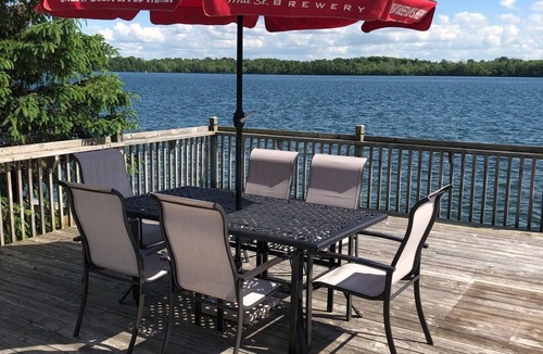 Martintown Cottage | Cozy 2 bedroom water front cottage