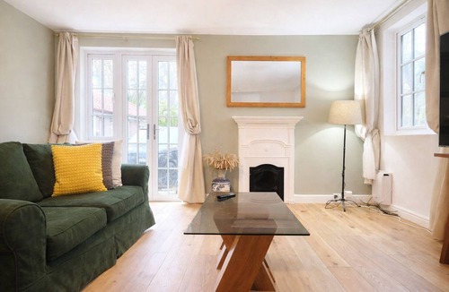 Horton Cottage | Cozy 3-Bed near Heathrow/Windsor +Free Parking