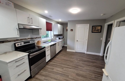 Virgil House | Cozy 3-bedroom farmhouse in wine-country