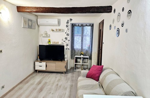 Badalucco Apartment | Cozy 45 Sqm Apartment Badalucco Comfort Nature