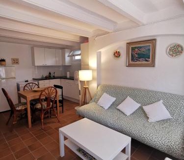 Calella de Palafrugell Apartment | Cozy apartment 30 steps from the ocean