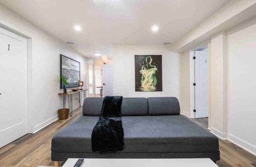 Ottawa Division Apartment | Cozy apartment in a distinguished neighborhood. Self check in