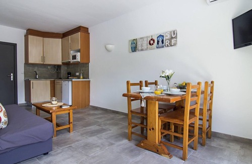 Platja d'Aro Apartment | Cozy Apt 150m from the Beach, Pool, A/C, and Free WiFi