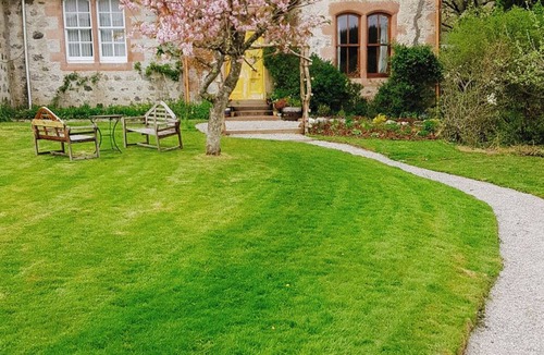 Marybank House | Cozy Artist’s Home in the Highlands, Inverness, Beauly