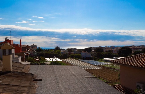 Pineda de Mar Villa | Cozy beach town villa for 8 - walk to beach!