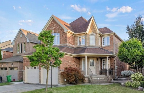 Churchill Meadows Apartment | Cozy & beautiful apartment in peaceful Mississauga w/kitchenette, WiFi, AC & TV.