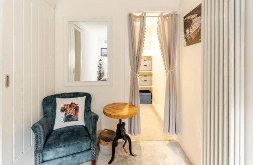 Newhaven Apartment | Cozy Cottage next to Newhaven Harbour