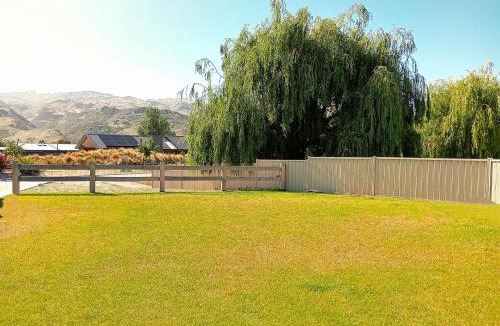 Mount Pisa House | Cozy Cottage on Begg Lane