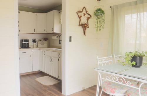 Boblo Island Cottage | Cozy hidden gem in Amherstburg with a view of Lake Erie.