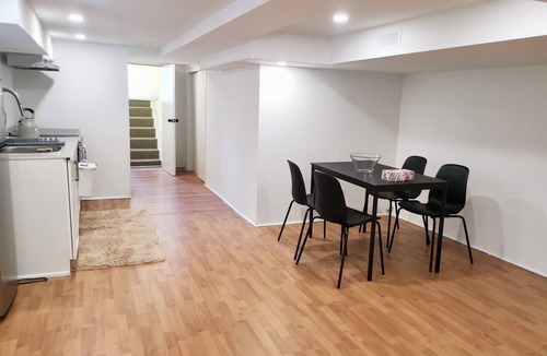 Woodbine - Lumsden House | Cozy home away from home in Upper Beaches - 2 min away from the subway station