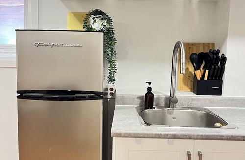 Woodbine - Lumsden House | Cozy home away from home in Upper Beaches - 2 min away from the subway station