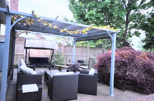 Thorold House | Cozy Home Close to Attractions in Niagara Falls