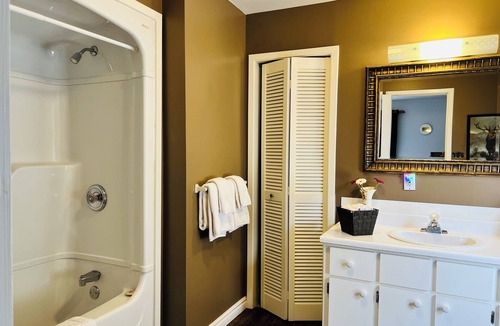 Niagara Falls Bed & Breakfast | Cozy House B&B