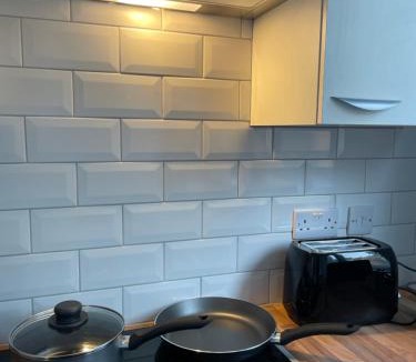 Luton Bed & Breakfast | Cozy House near Luton Airport
