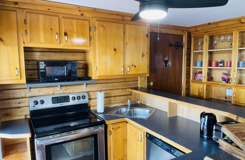 Colebrook Cottage | Cozy lakeside cottage with breathtaking views & amazing fishing