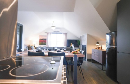 Niagara-on-the-Lake Apartment | Cozy Loft in the Village of Virgil