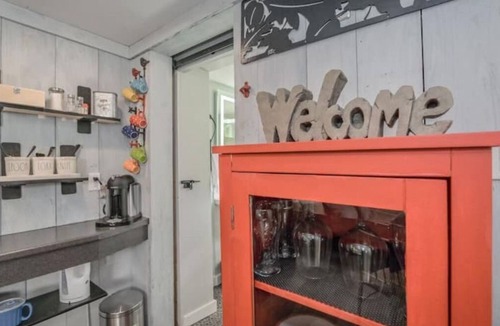 Elora Apartment | Cozy One bedroom apartment a minute walk away from the Elora mill -pet friendly