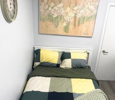 Rockcliffe - Smythe House | Cozy Private Room Near Downtown Toronto