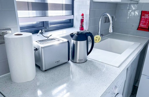Redbridge Apartment | Cozy Studio Flat near Central London