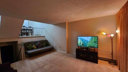 Scarborough House | Cozy Town house