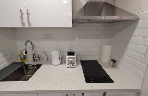 Hillcrest Village Apartment | Cozy Unit with Private Kitchen & Bathroom near Seneca/Fairview Mall