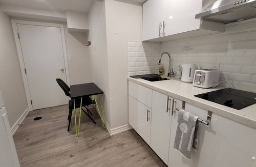 Hillcrest Village Apartment | Cozy Unit with Private Kitchen & Bathroom near Seneca/Fairview Mall