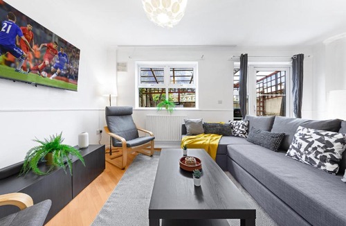 Poplar Apartment | Cozylease Canary Wharf 3BR - AI Gym,Workspace,Garden