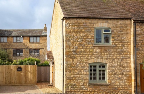 Chipping Campden Cottage | Crafty Cottage - sleeps 2 guests in 1 bedroom