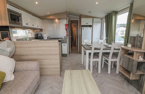 Ayr Cottage | CRAIG TARA HOLIDAY PARK 101 BAY VIEW, pet friendly in Ayr