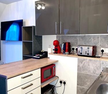 Chadwell Apartment | Crescent Loft Apartment - 1 Bedroom