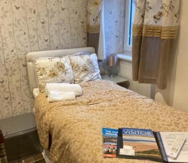 Dingwall House | Cromarty View Guest House Accommodations & B&B