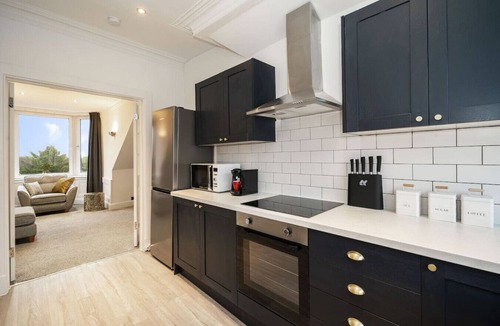 Paisley Apartment | Cross Road Cosy Apartment