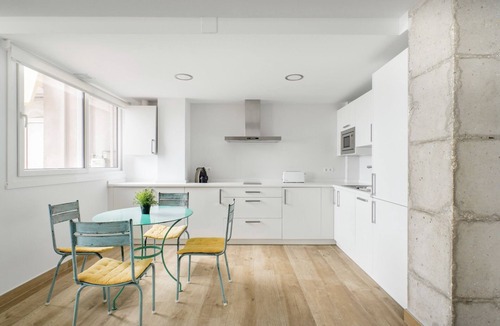 La Malagueta Apartment | CRUISE APARTAMENT. First line beach. It will look like it's on a boat.