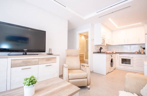 Benalmadena Apartment | Cubo's Apartamento Tivoli B3/free wifi/air conditioning