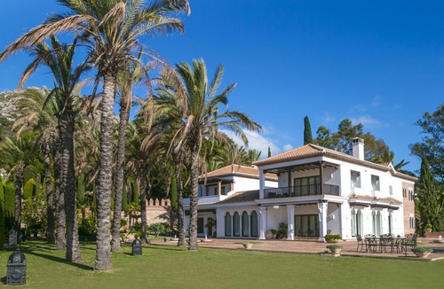 Malaga-Este Villa | Cubo's Mountain Bayview Luxury Villa/views/free wifi/gym