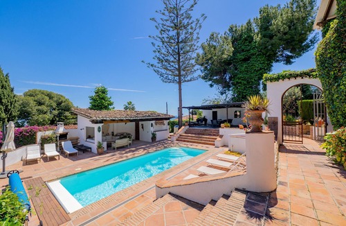 Torremolinos Villa | Cubo's Villa Las Capuchinas & Cave House/private heated pool/air conditioning/sea views/free wifi