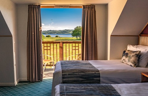 Balmaha Villa | Culzean Diamond Lodge with hot tub and sauna