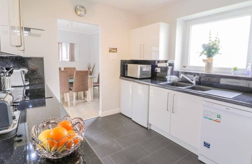 Largs Apartment | Cumbrae View: Spacious 2 Bed