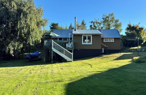 Lake Tekapo Cottage | Cute cottage, 500mtrs to lake front and Church of the Good Shepherd!