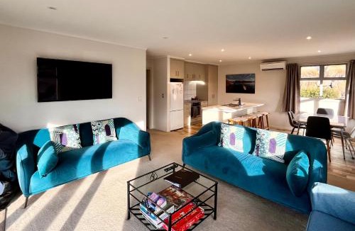 Tekapo House | D'Archiac Cottage - Lake Tekapo