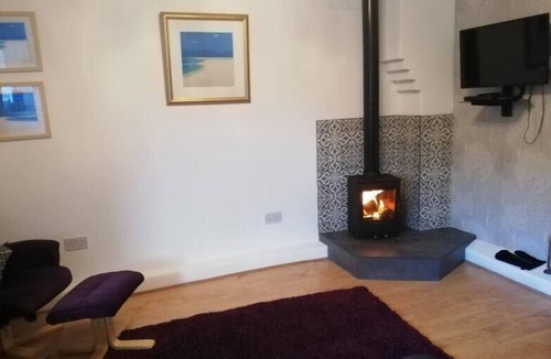 Newton Stewart Apartment | Dairy Cottage, cosy cottage with woodburner.