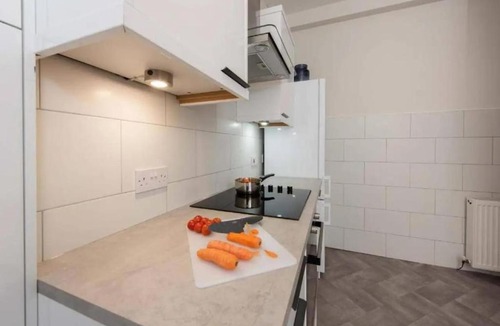Hamilton House | Dalziel House-3 bedroom Hamilton
