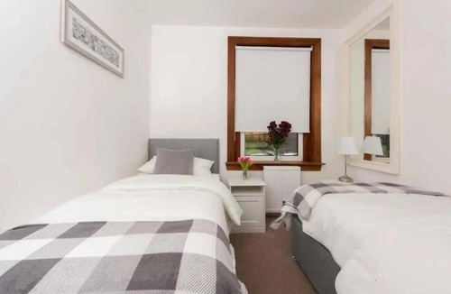 Hamilton House | Dalziel House-3 bedroom Hamilton