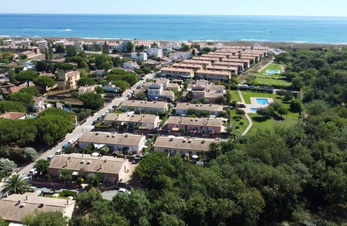 Mas Pinell Ski Chalet | Daró 2D 167 - Community pool, corner house, A/C